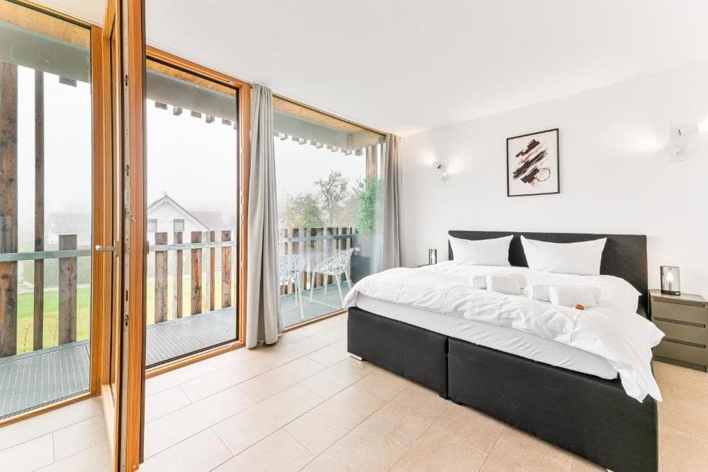 Predaj domu 185 m², pozemek 135 m², Zum Schierenberg 23, Öhningen, Bádensko-Wurttembersko Predaj domu 185 m², pozemek 135 m², Zum Schierenberg 23, Öhningen, Bádensko-Wurttembersko