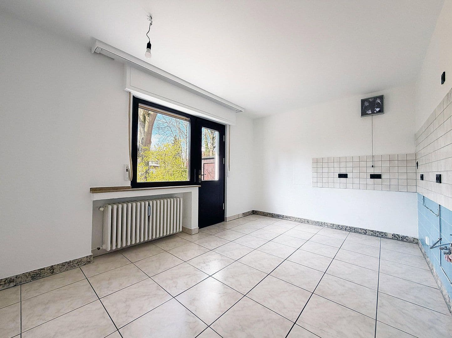Predaj bytu 3-izbový 97 m², Penningsfelder Weg 89, Köln, Severné Porýnie - Westfálsko Predaj bytu 3-izbový 97 m², Penningsfelder Weg 89, Köln, Severné Porýnie - Westfálsko