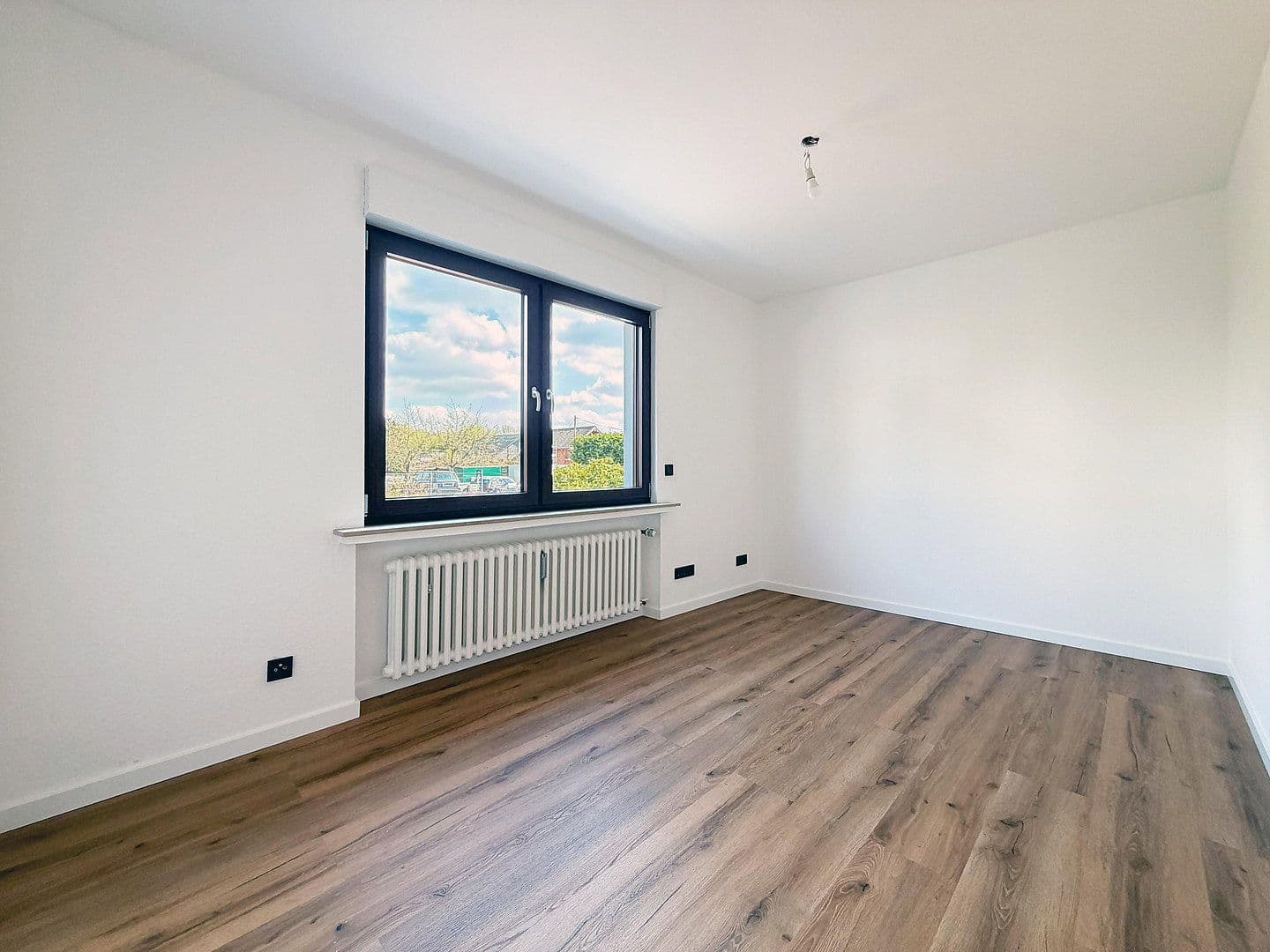 Predaj bytu 3-izbový 97 m², Penningsfelder Weg 89, Köln, Severné Porýnie - Westfálsko Predaj bytu 3-izbový 97 m², Penningsfelder Weg 89, Köln, Severné Porýnie - Westfálsko