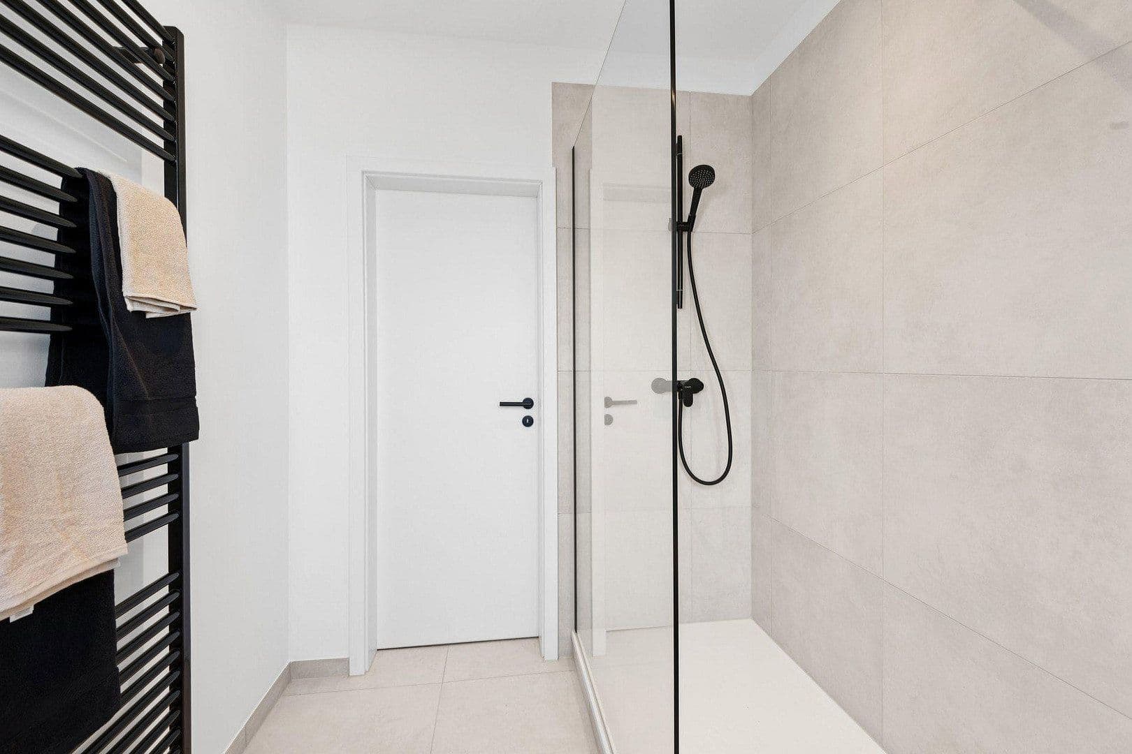 Predaj bytu 3-izbový 91 m², Düsseldorf, Severné Porýnie - Westfálsko Predaj bytu 3-izbový 91 m², Düsseldorf, Severné Porýnie - Westfálsko