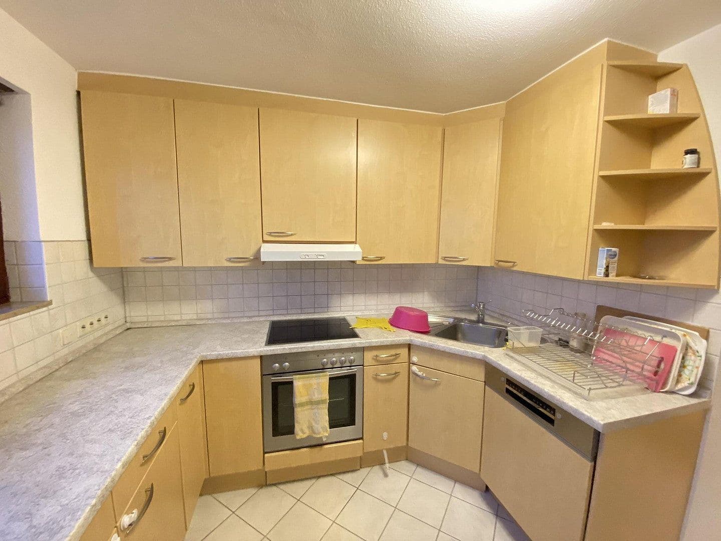 Prenájom bytu 3-izbový 94 m², Stuttgart, Bádensko-Wurttembersko Prenájom bytu 3-izbový 94 m², Stuttgart, Bádensko-Wurttembersko