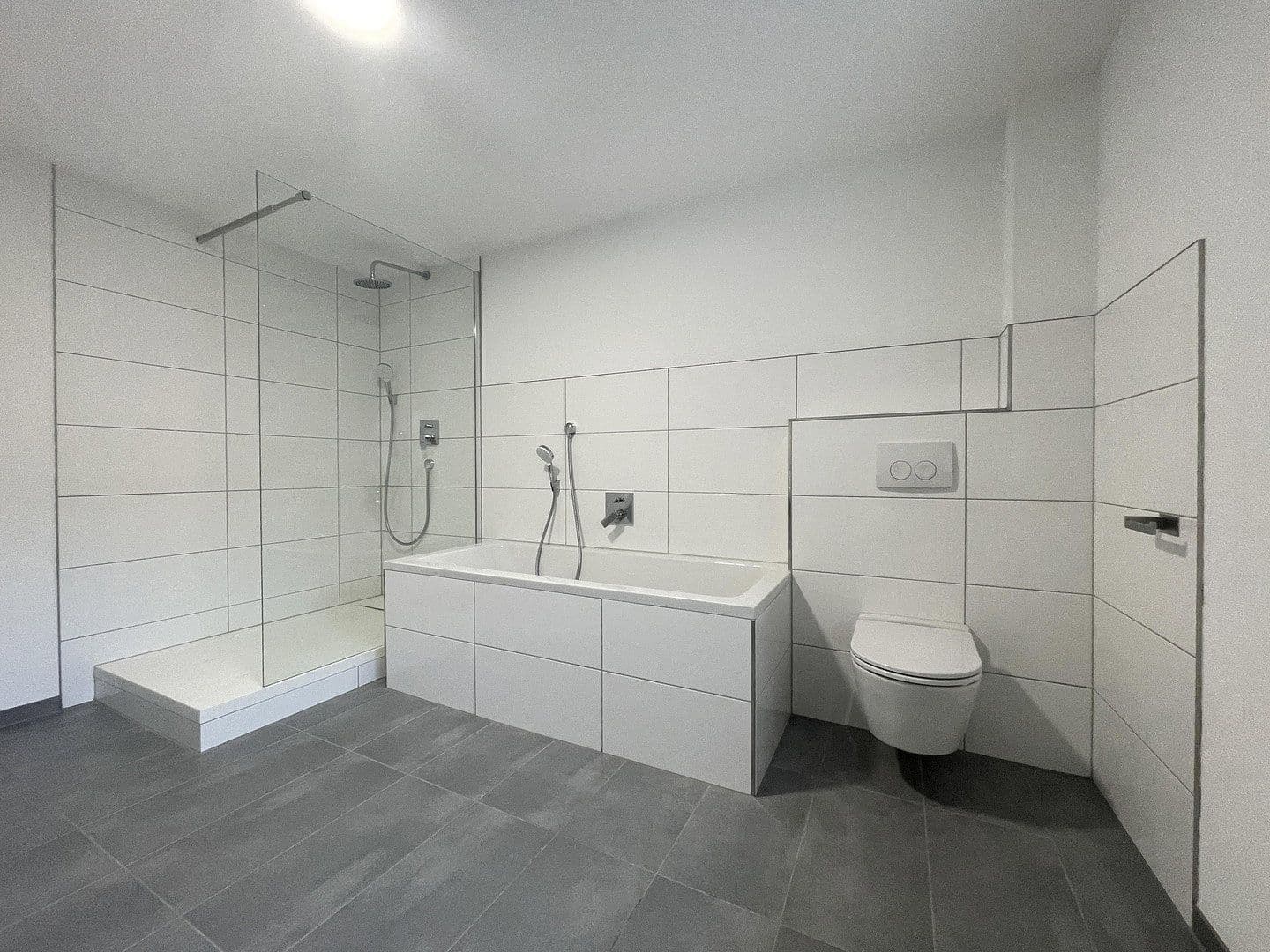 Prenájom bytu 4-izbový 104 m², Rielasingen-Worblingen, Bádensko-Wurttembersko Prenájom bytu 4-izbový 104 m², Rielasingen-Worblingen, Bádensko-Wurttembersko