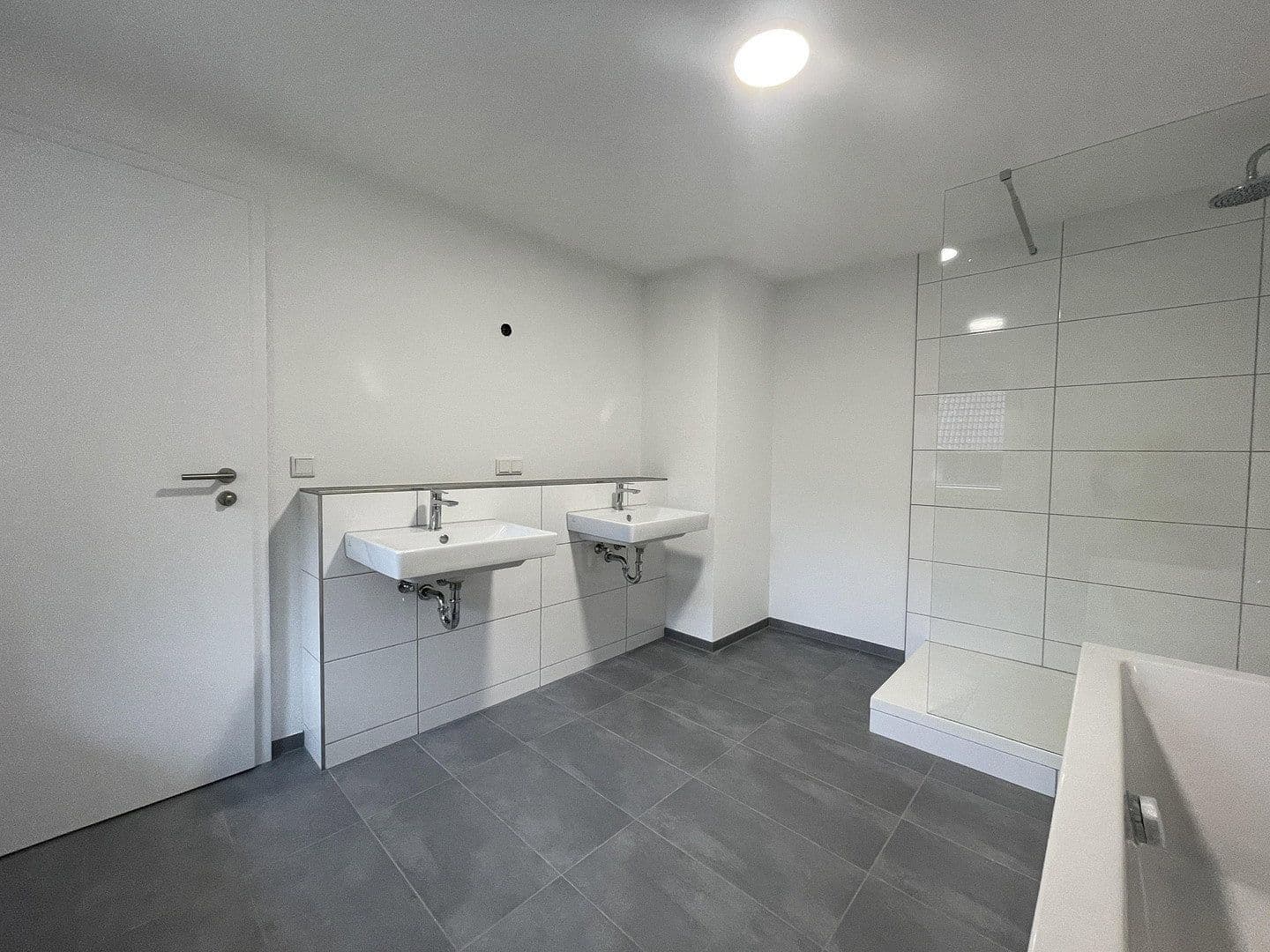 Prenájom bytu 4-izbový 104 m², Rielasingen-Worblingen, Bádensko-Wurttembersko Prenájom bytu 4-izbový 104 m², Rielasingen-Worblingen, Bádensko-Wurttembersko