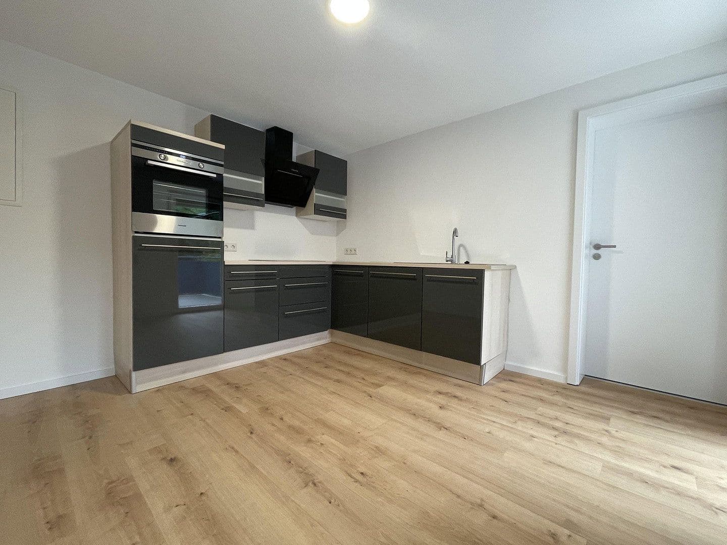 Prenájom bytu 4-izbový 104 m², Rielasingen-Worblingen, Bádensko-Wurttembersko Prenájom bytu 4-izbový 104 m², Rielasingen-Worblingen, Bádensko-Wurttembersko