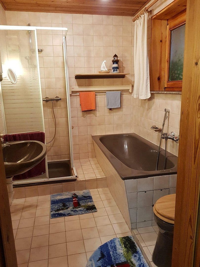Predaj domu 190 m², pozemek 2.290 m², Handeloh, Dolné Sasko Predaj domu 190 m², pozemek 2.290 m², Handeloh, Dolné Sasko