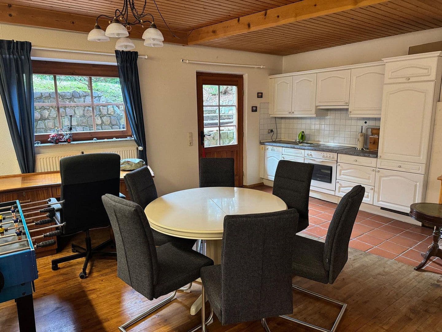 Predaj domu 190 m², pozemek 2.290 m², Handeloh, Dolné Sasko Predaj domu 190 m², pozemek 2.290 m², Handeloh, Dolné Sasko