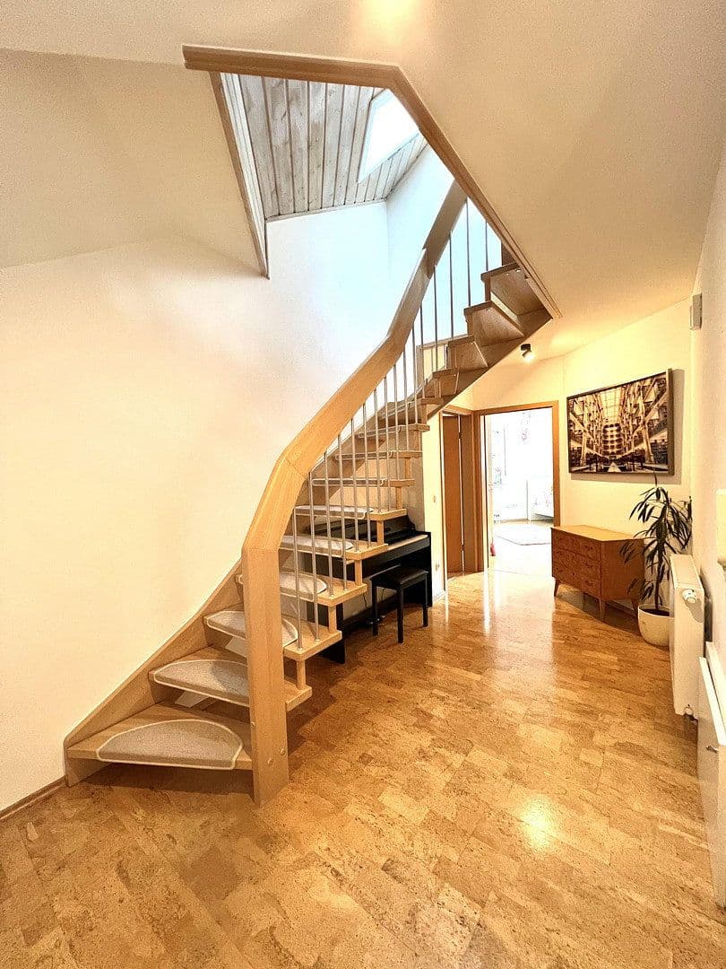 Predaj domu 188 m², pozemek 668 m², Schweinfurt, Bavorsko Predaj domu 188 m², pozemek 668 m², Schweinfurt, Bavorsko