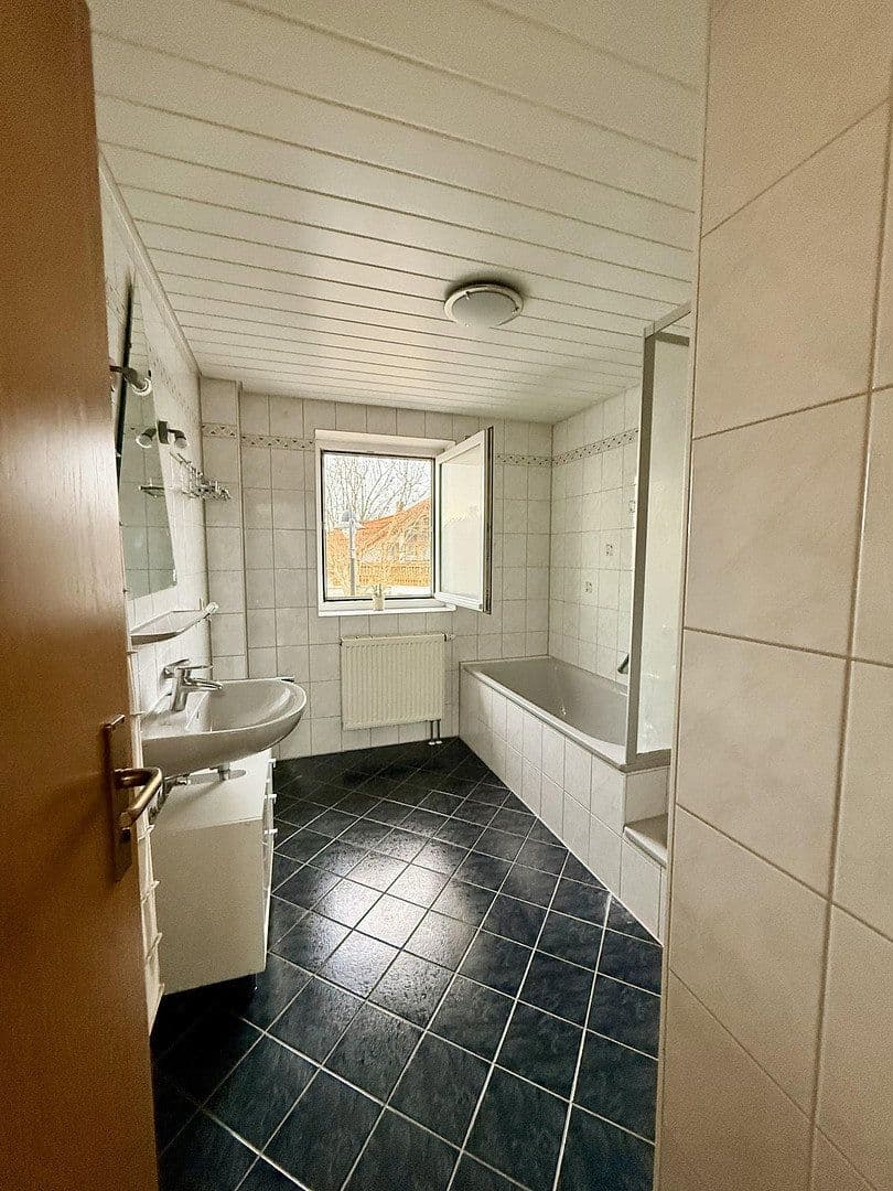 Prenájom bytu 2-izbový 80 m², Herbrechtingen, Bádensko-Wurttembersko Prenájom bytu 2-izbový 80 m², Herbrechtingen, Bádensko-Wurttembersko