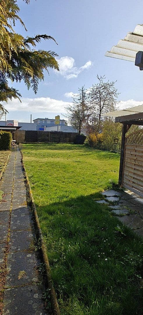 Predaj domu 295 m², pozemek 1.365 m², Austr. 9, Offenau, Bádensko-Wurttembersko Predaj domu 295 m², pozemek 1.365 m², Austr. 9, Offenau, Bádensko-Wurttembersko