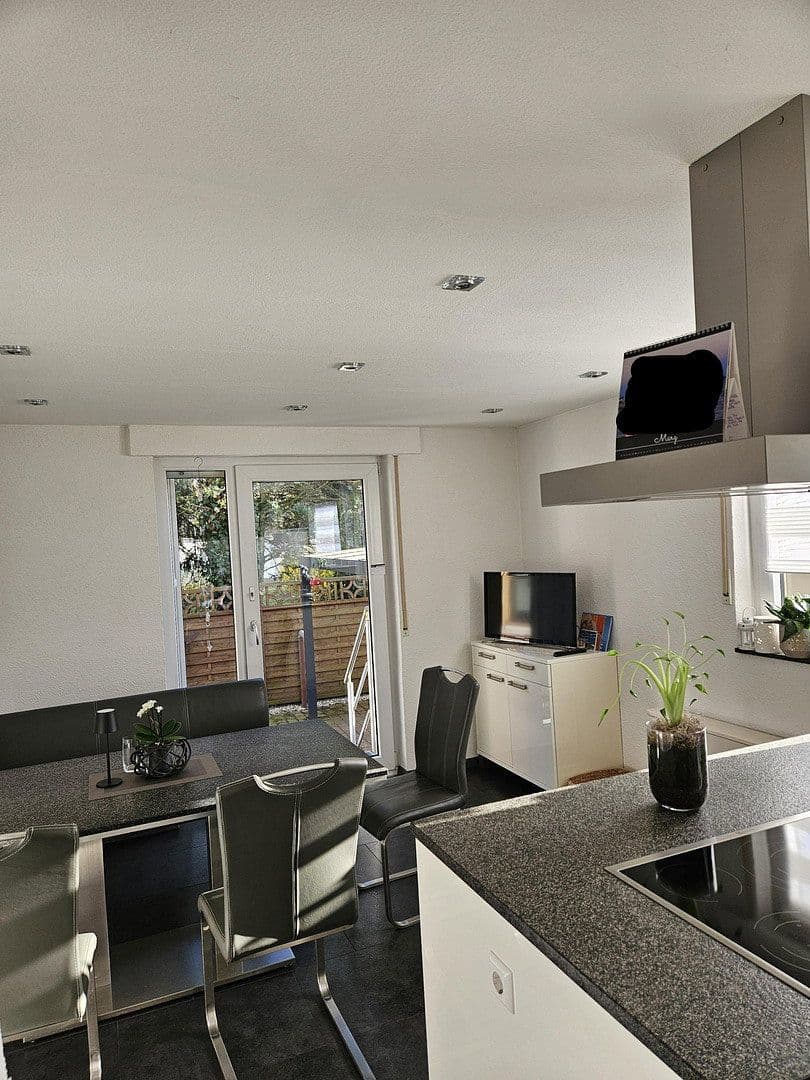 Predaj domu 295 m², pozemek 1.365 m², Austr. 9, Offenau, Bádensko-Wurttembersko Predaj domu 295 m², pozemek 1.365 m², Austr. 9, Offenau, Bádensko-Wurttembersko