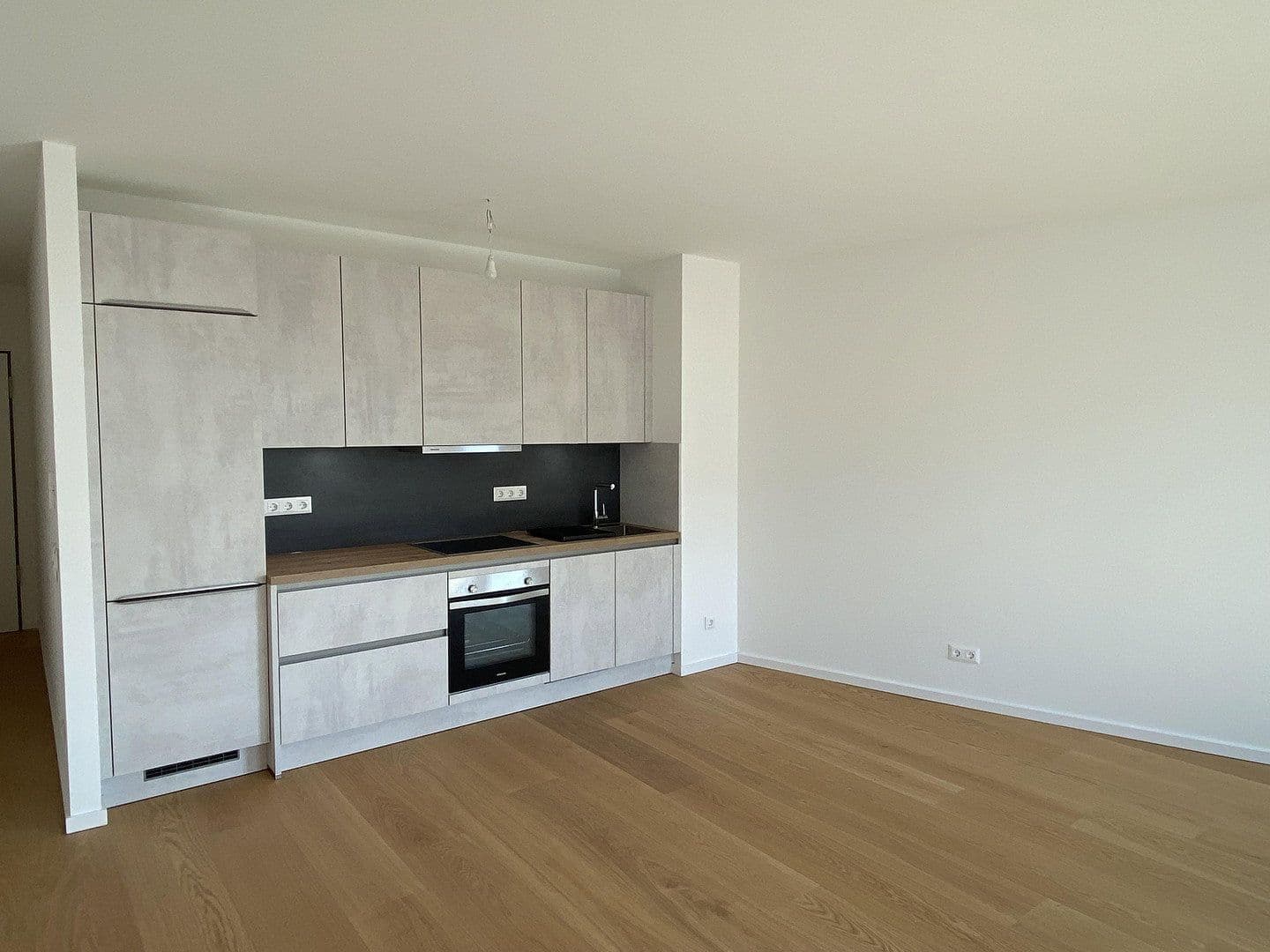 Prenájom bytu 2-izbový 75 m², Hannelore-Kunze-Straße, Hannover, Dolné Sasko Prenájom bytu 2-izbový 75 m², Hannelore-Kunze-Straße, Hannover, Dolné Sasko