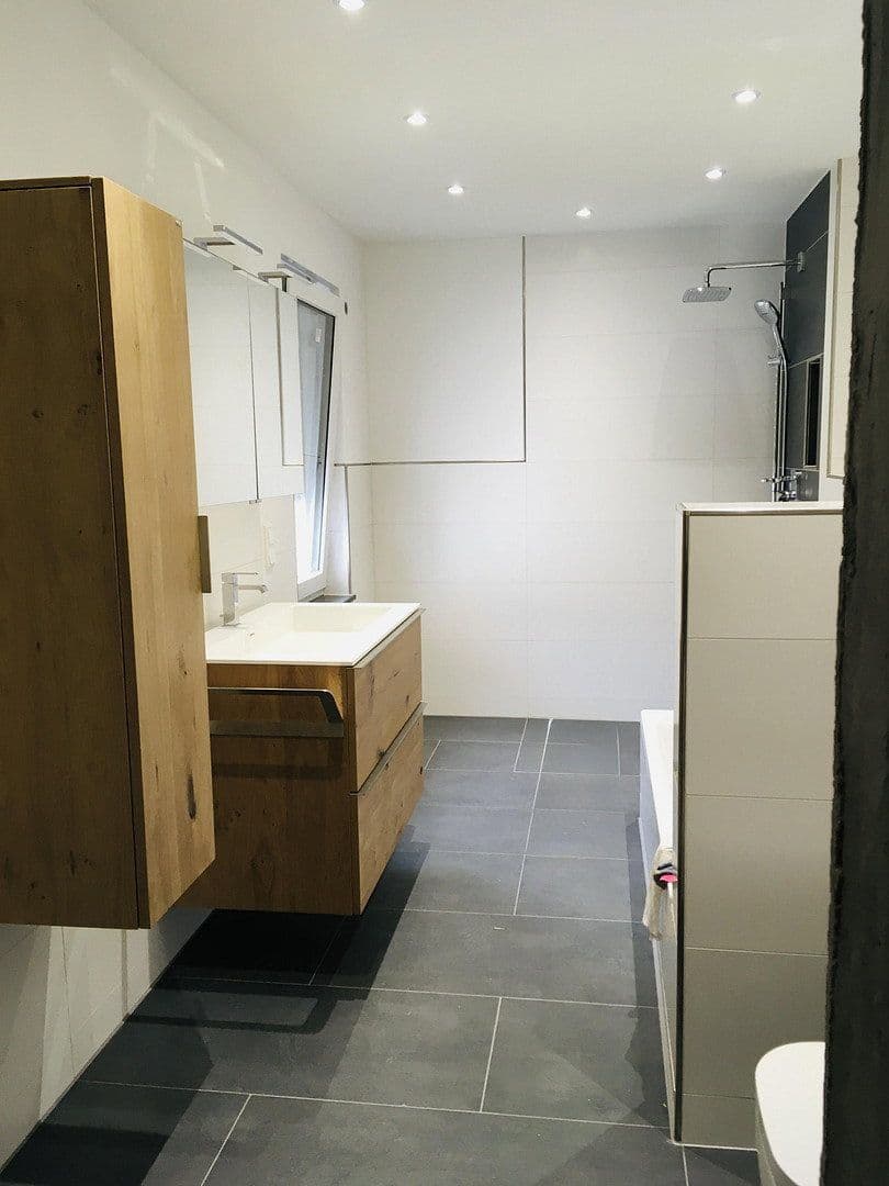 Predaj bytu 4-izbový 129 m², Frankfurt Am Main, Hesensko Predaj bytu 4-izbový 129 m², Frankfurt Am Main, Hesensko