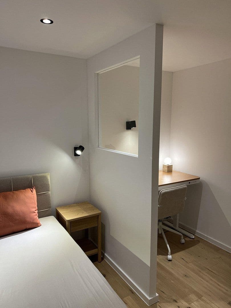 Prenájom bytu 2-izbový 50 m², Reichenaustraße 25, München, Bavorsko Prenájom bytu 2-izbový 50 m², Reichenaustraße 25, München, Bavorsko