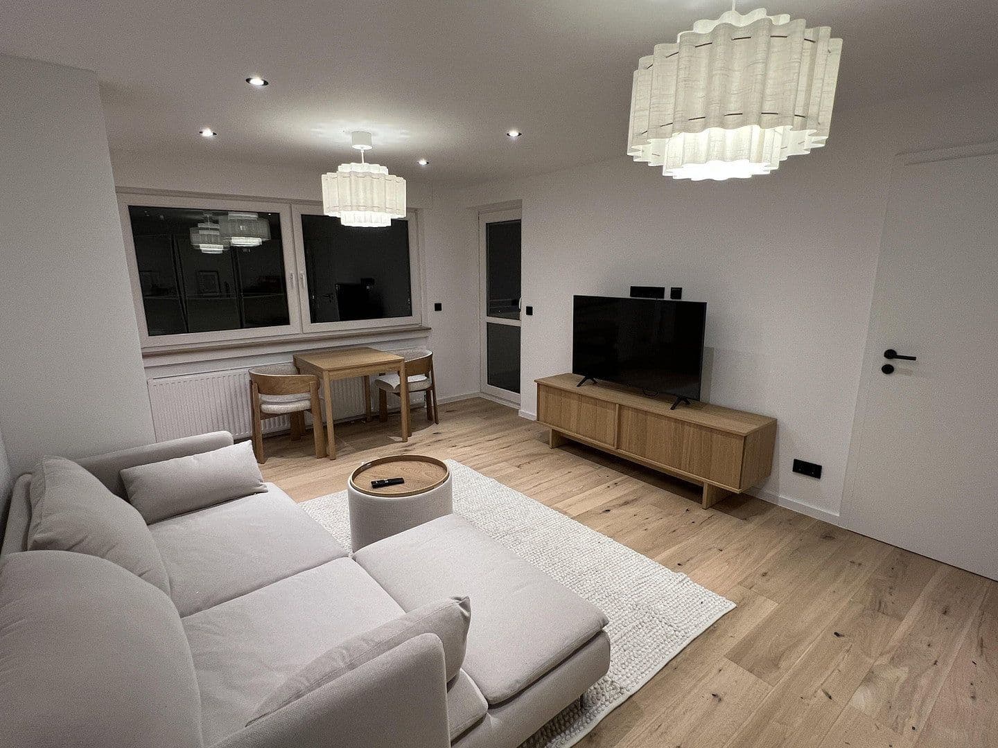 Prenájom bytu 2-izbový 50 m², Reichenaustraße 25, München, Bavorsko Prenájom bytu 2-izbový 50 m², Reichenaustraße 25, München, Bavorsko