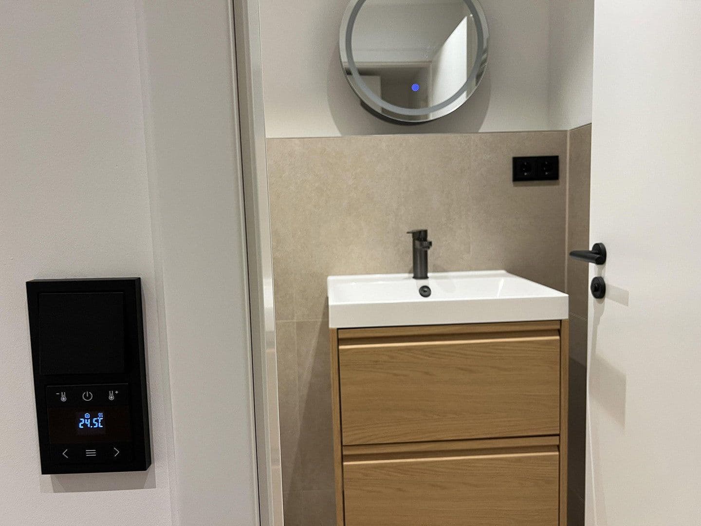 Prenájom bytu 2-izbový 50 m², Reichenaustraße 25, München, Bavorsko Prenájom bytu 2-izbový 50 m², Reichenaustraße 25, München, Bavorsko