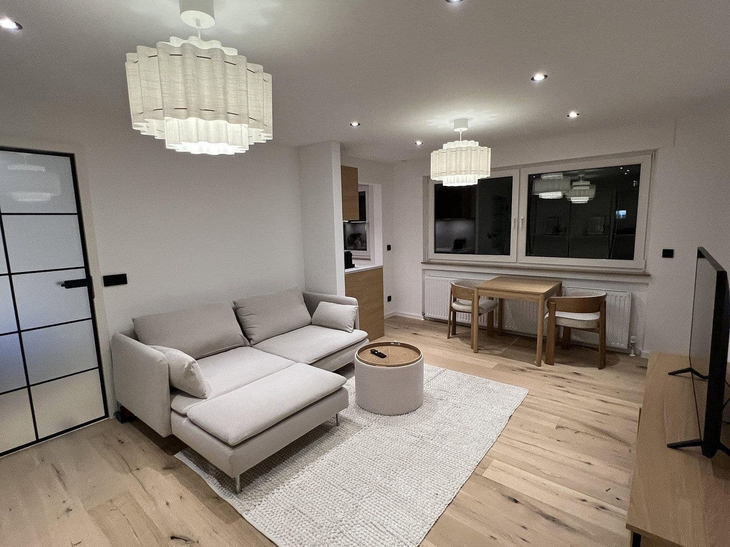 Prenájom bytu 2-izbový 50 m², Reichenaustraße 25, München, Bavorsko Prenájom bytu 2-izbový 50 m², Reichenaustraße 25, München, Bavorsko