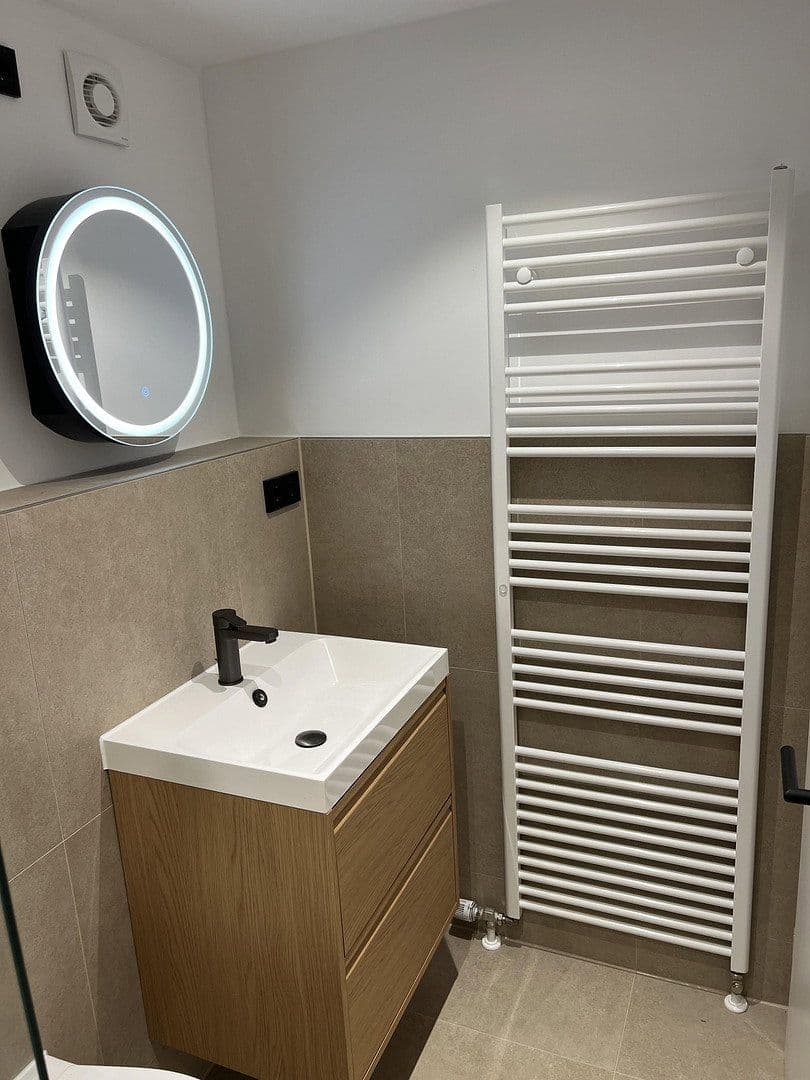 Prenájom bytu 2-izbový 50 m², Reichenaustraße 25, München, Bavorsko Prenájom bytu 2-izbový 50 m², Reichenaustraße 25, München, Bavorsko