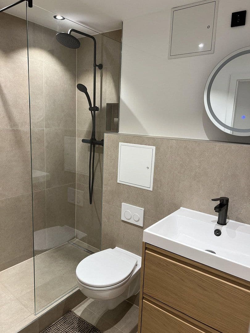 Prenájom bytu 2-izbový 50 m², Reichenaustraße 25, München, Bavorsko Prenájom bytu 2-izbový 50 m², Reichenaustraße 25, München, Bavorsko