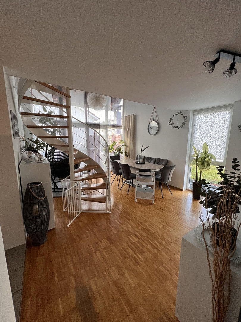 Predaj domu 802 m², pozemek 970 m², Pforzheim, Bádensko-Wurttembersko Predaj domu 802 m², pozemek 970 m², Pforzheim, Bádensko-Wurttembersko