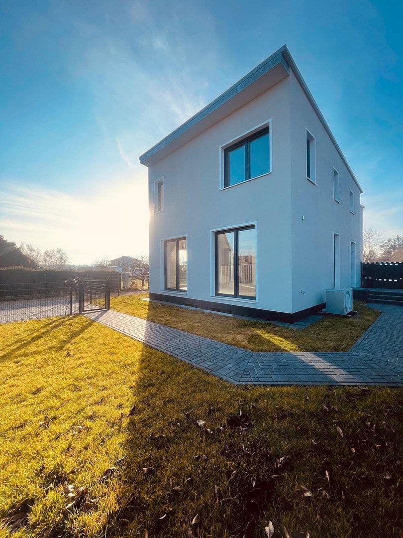 Predaj domu 157 m², pozemek 300 m², Jacob- Burckhardt- Straße 6, Blankenfelde-Mahlow, Brandenbursko Predaj domu 157 m², pozemek 300 m², Jacob- Burckhardt- Straße 6, Blankenfelde-Mahlow, Brandenbursko