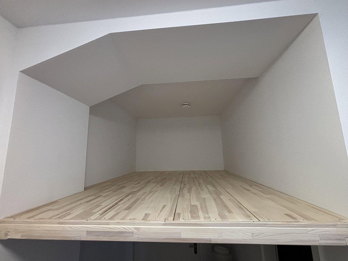 Predaj bytu 3-izbový 107 m², Berlin, Berlín Predaj bytu 3-izbový 107 m², Berlin, Berlín