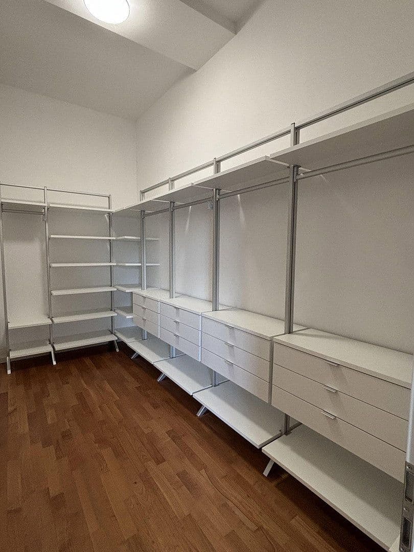 Predaj bytu 3-izbový 107 m², Berlin, Berlín Predaj bytu 3-izbový 107 m², Berlin, Berlín