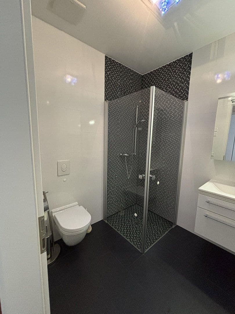 Predaj bytu 3-izbový 107 m², Berlin, Berlín Predaj bytu 3-izbový 107 m², Berlin, Berlín