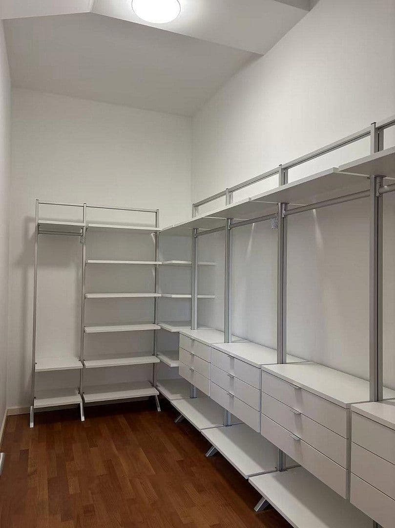 Predaj bytu 3-izbový 107 m², Berlin, Berlín Predaj bytu 3-izbový 107 m², Berlin, Berlín