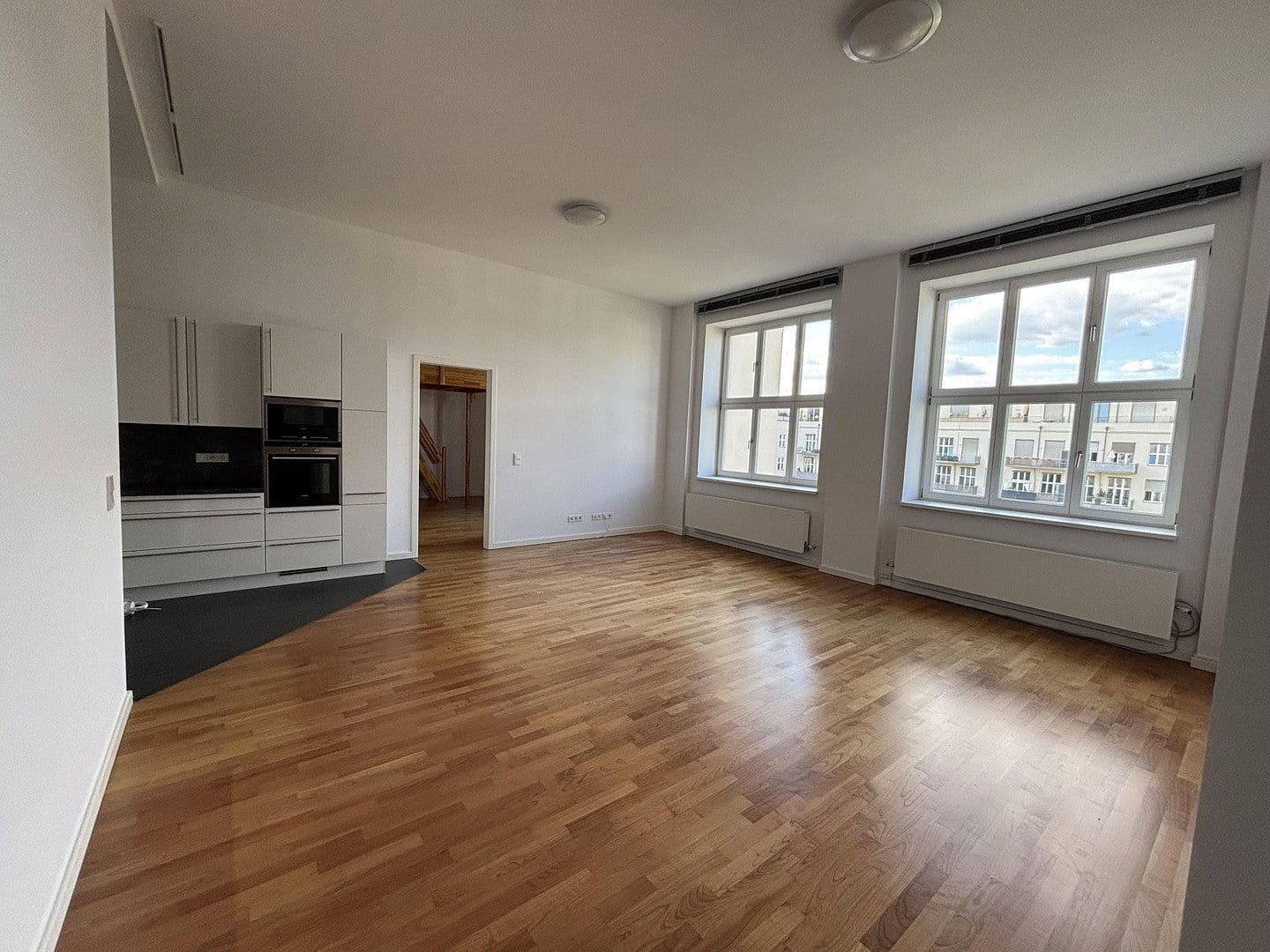 Predaj bytu 3-izbový 107 m², Berlin, Berlín Predaj bytu 3-izbový 107 m², Berlin, Berlín