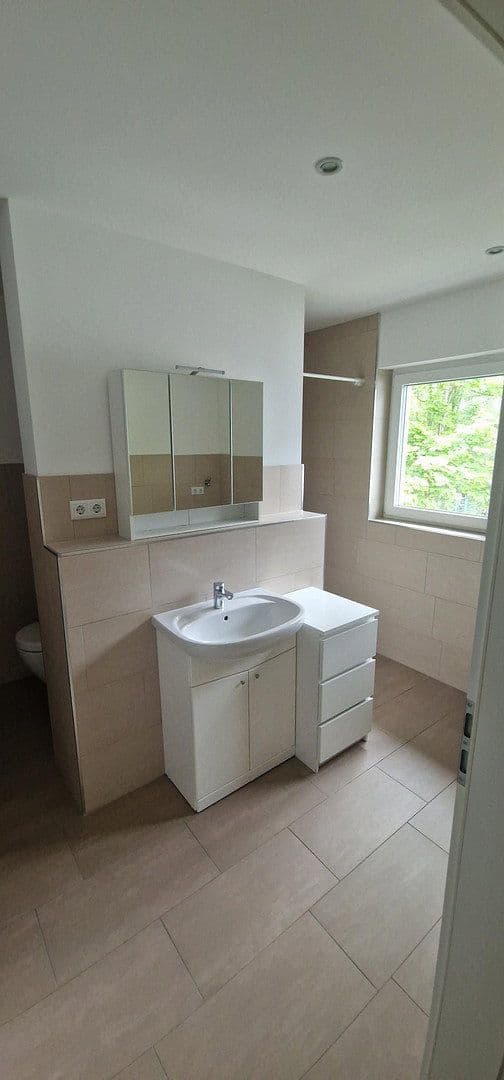 Prenájom domu 145 m², pozemek 150 m², Weydemeyerstr 180a, Chemnitz, Sasko Prenájom domu 145 m², pozemek 150 m², Weydemeyerstr 180a, Chemnitz, Sasko