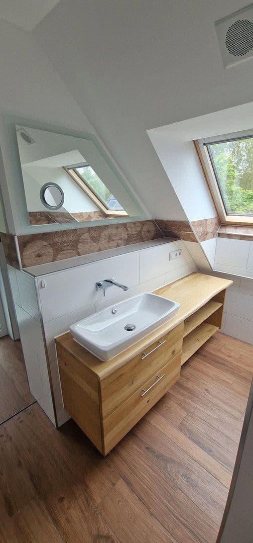 Prenájom domu 145 m², pozemek 150 m², Weydemeyerstr 180a, Chemnitz, Sasko Prenájom domu 145 m², pozemek 150 m², Weydemeyerstr 180a, Chemnitz, Sasko