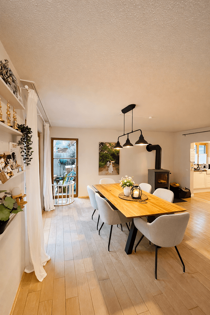 Predaj domu 147 m², pozemek 282 m², Angelbachtal, Bádensko-Wurttembersko Predaj domu 147 m², pozemek 282 m², Angelbachtal, Bádensko-Wurttembersko