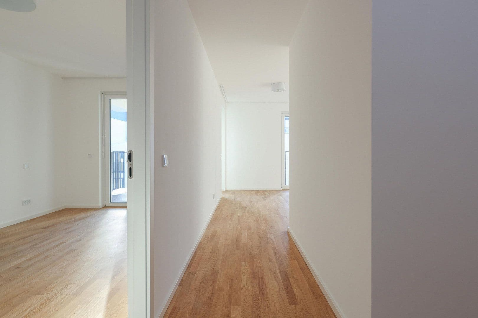 Prenájom bytu 2-izbový 56 m², Berlin, Berlín Prenájom bytu 2-izbový 56 m², Berlin, Berlín