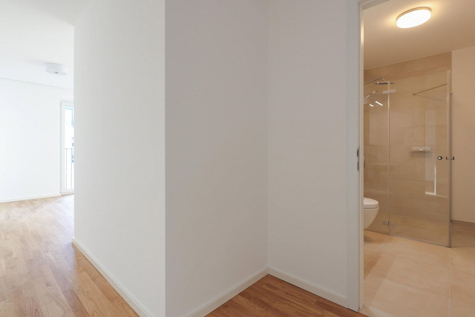 Prenájom bytu 2-izbový 56 m², Berlin, Berlín Prenájom bytu 2-izbový 56 m², Berlin, Berlín