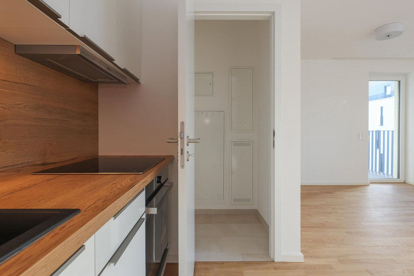 Prenájom bytu 2-izbový 56 m², Berlin, Berlín Prenájom bytu 2-izbový 56 m², Berlin, Berlín