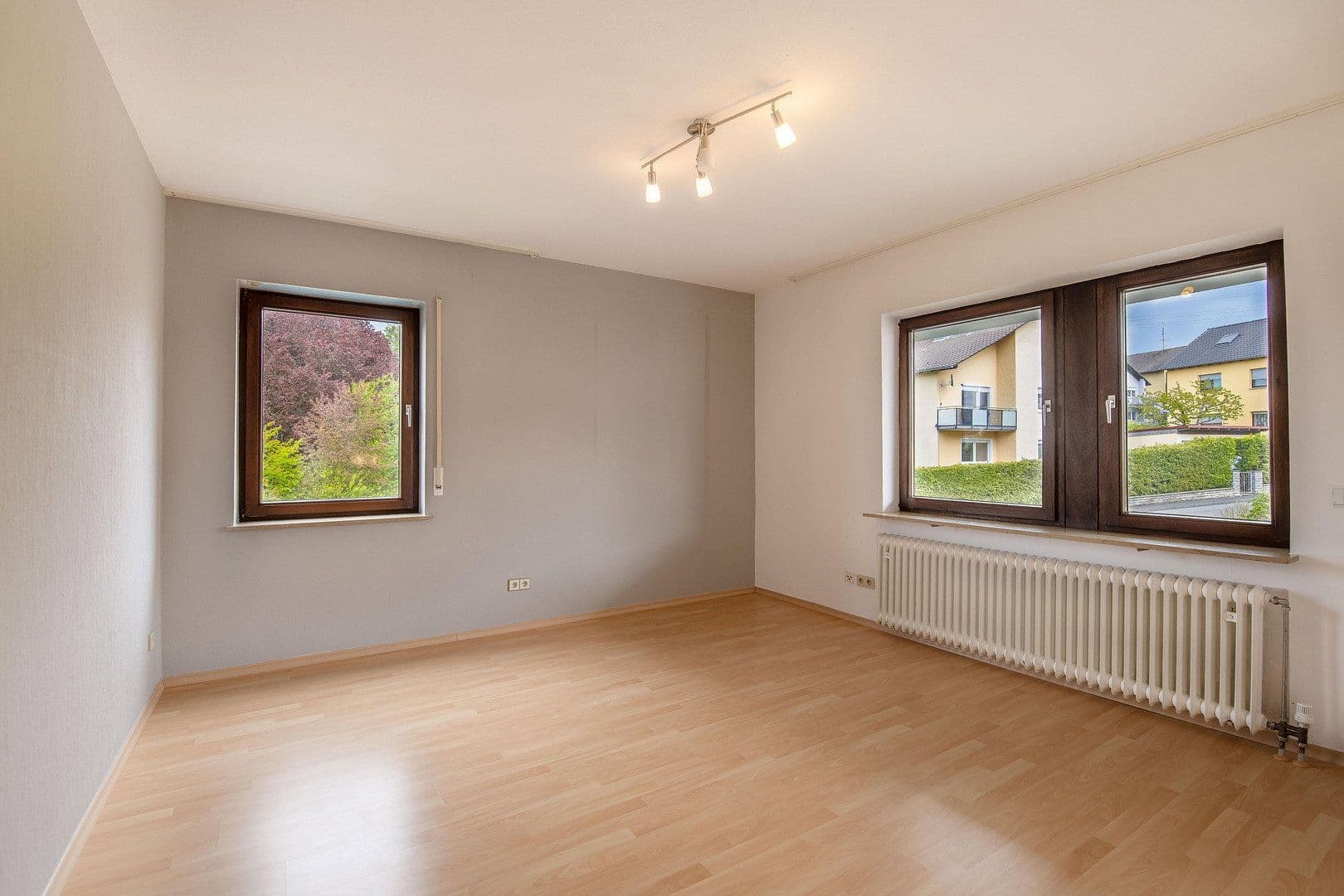 Predaj domu 234 m², pozemek 384 m², Kleinrinderfeld, Bavorsko Predaj domu 234 m², pozemek 384 m², Kleinrinderfeld, Bavorsko