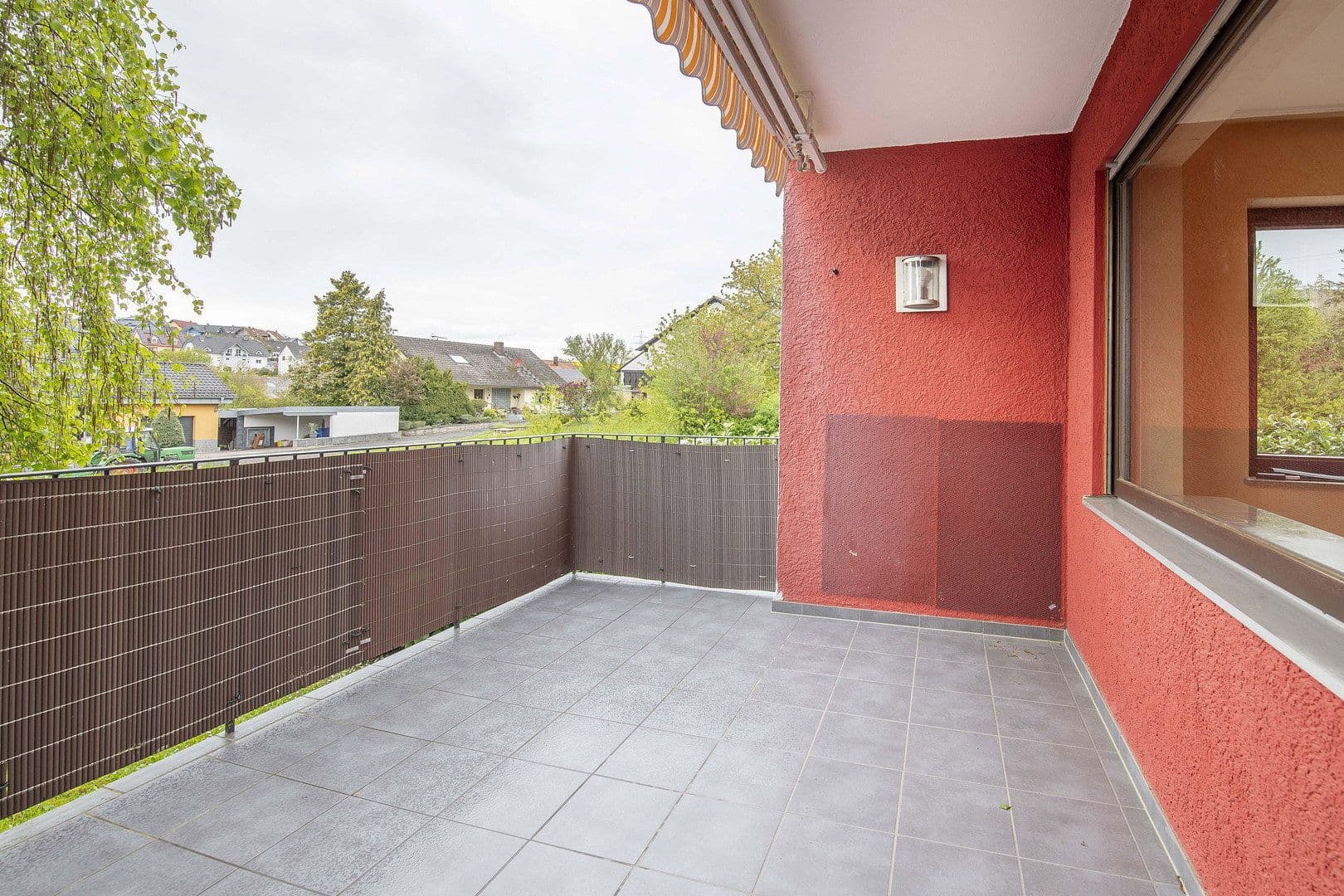 Predaj domu 234 m², pozemek 384 m², Kleinrinderfeld, Bavorsko Predaj domu 234 m², pozemek 384 m², Kleinrinderfeld, Bavorsko