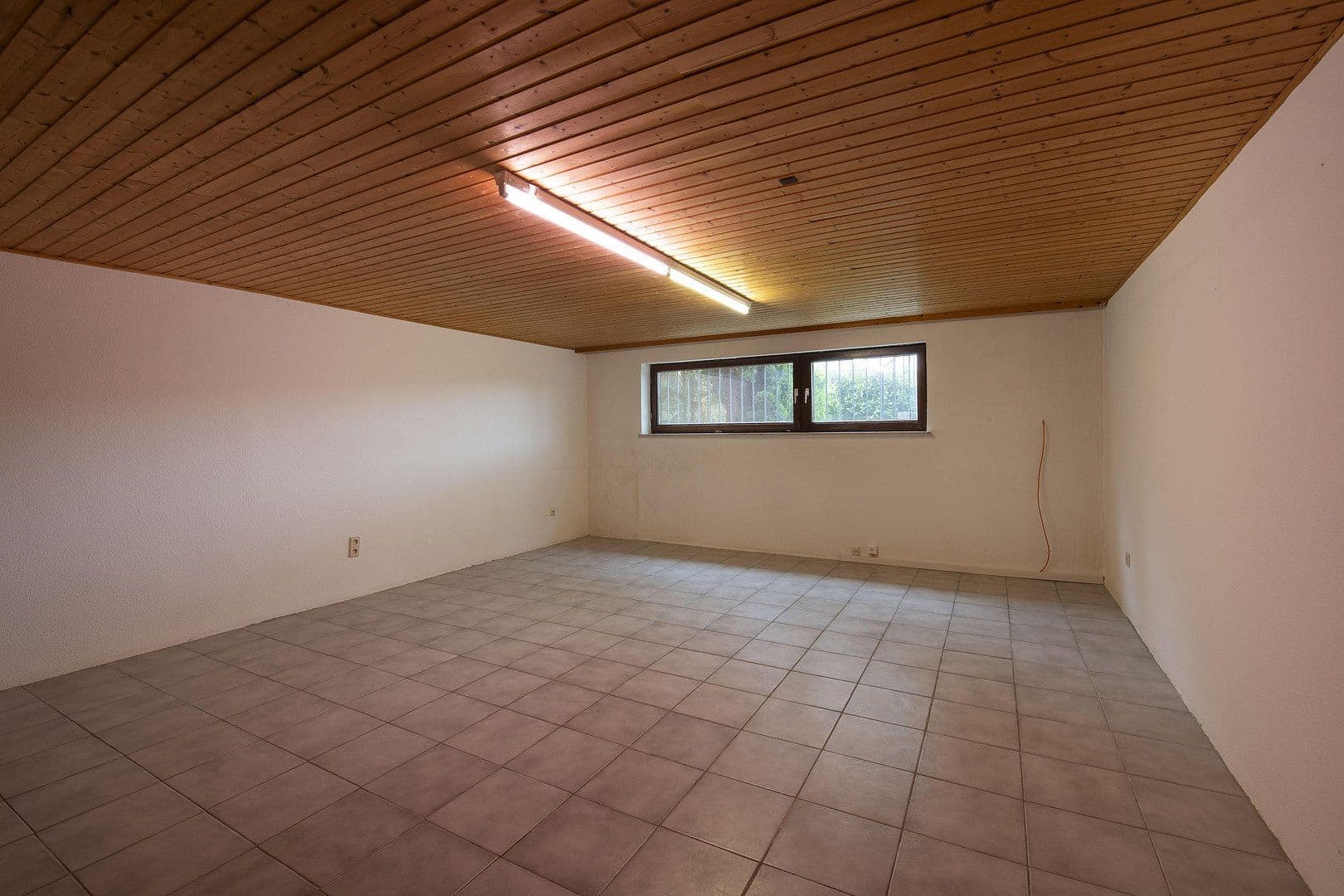 Predaj domu 234 m², pozemek 384 m², Kleinrinderfeld, Bavorsko Predaj domu 234 m², pozemek 384 m², Kleinrinderfeld, Bavorsko