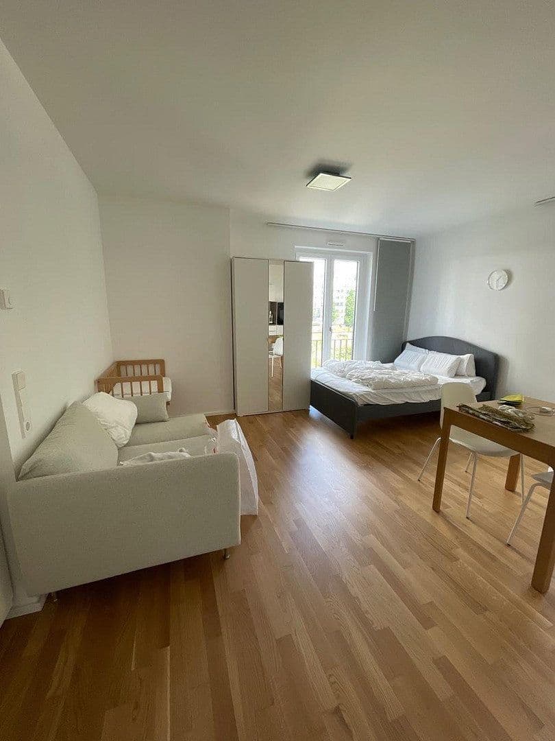 Prenájom bytu 1-izbový 39 m², Frankfurt, Hesensko Prenájom bytu 1-izbový 39 m², Frankfurt, Hesensko