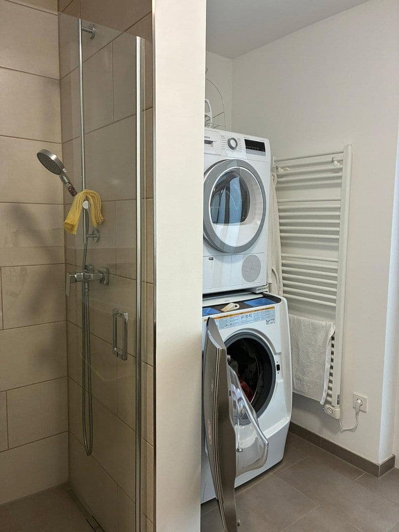 Prenájom bytu 1-izbový 39 m², Frankfurt, Hesensko Prenájom bytu 1-izbový 39 m², Frankfurt, Hesensko