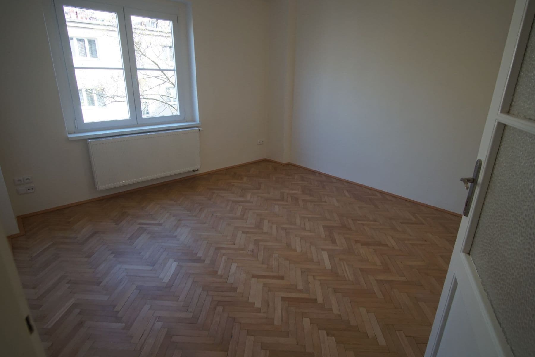Prenájom bytu 3-izbový 58 m², Biskupcova, Praha, Praha Prenájom bytu 3-izbový 58 m², Biskupcova, Praha, Praha