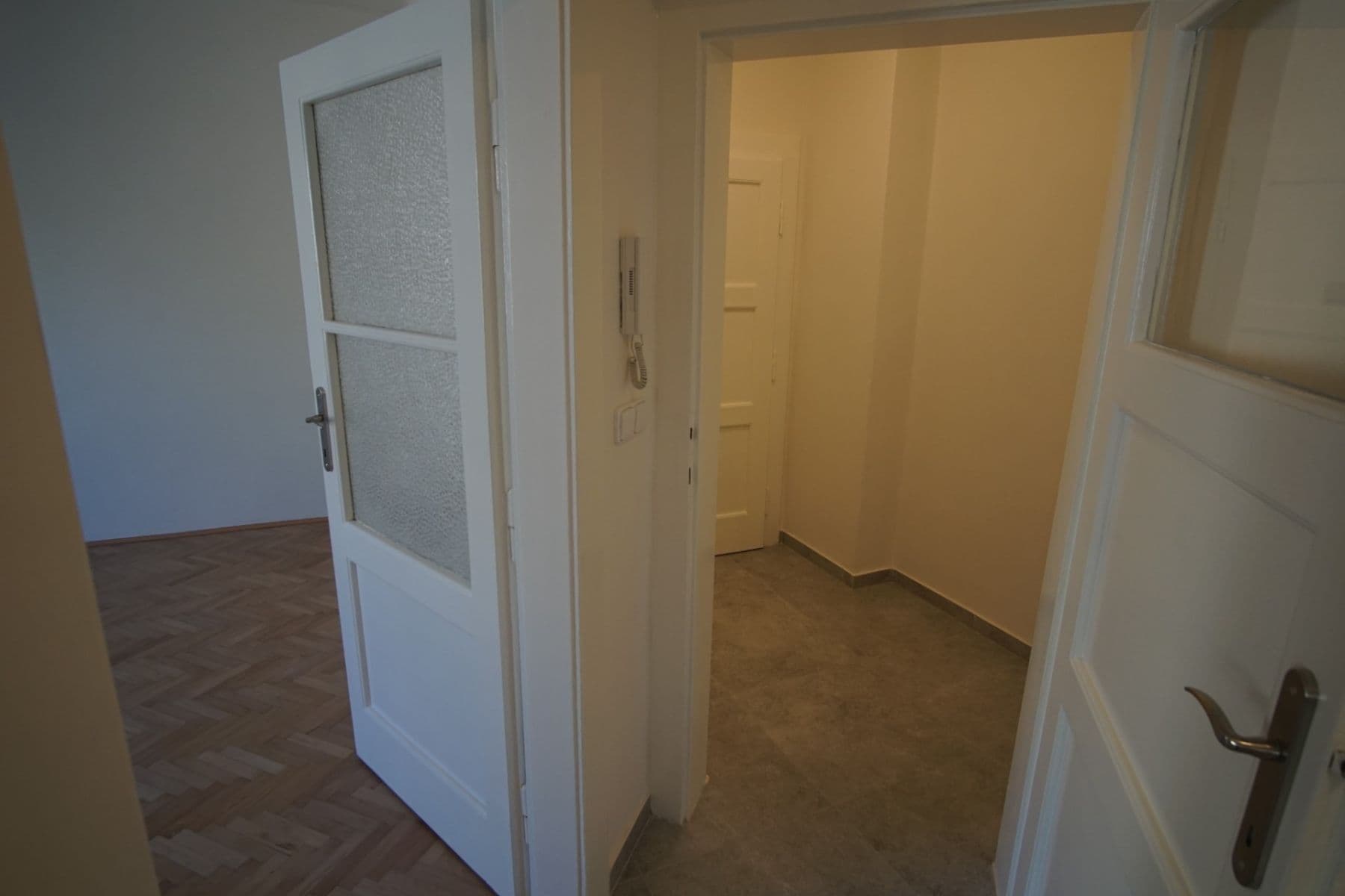 Prenájom bytu 3-izbový 58 m², Biskupcova, Praha, Praha Prenájom bytu 3-izbový 58 m², Biskupcova, Praha, Praha