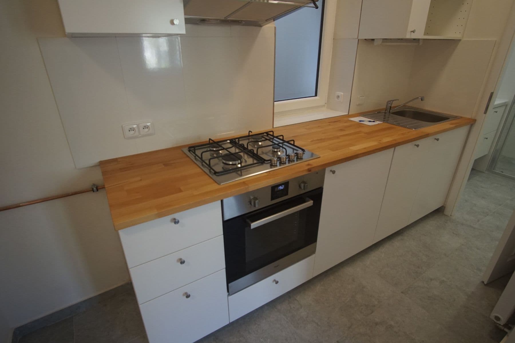 Prenájom bytu 3-izbový 58 m², Biskupcova, Praha, Praha Prenájom bytu 3-izbový 58 m², Biskupcova, Praha, Praha