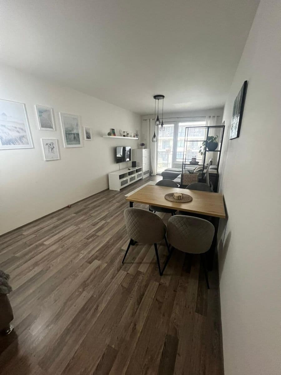 Prenájom bytu 1-izbový 49 m², Zvěřinova, Praha, Praha Prenájom bytu 1-izbový 49 m², Zvěřinova, Praha, Praha