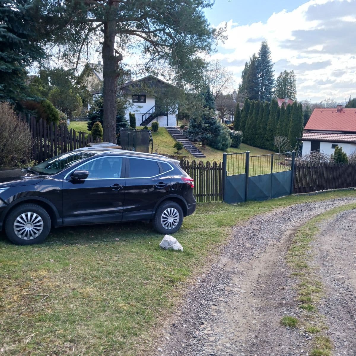 Predaj rekreačného objektu 55 m², pozemek 1.167 m², Kamenný Přívoz, Středočeský kraj Predaj rekreačného objektu 55 m², pozemek 1.167 m², Kamenný Přívoz, Středočeský kraj