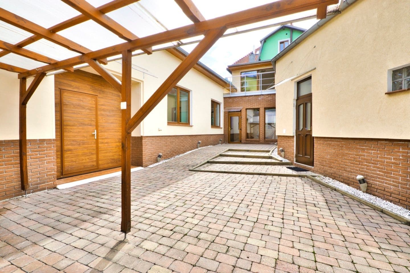 Prenájom domu 400 m², pozemek 600 m², Plzeňská, Praha, Praha Prenájom domu 400 m², pozemek 600 m², Plzeňská, Praha, Praha