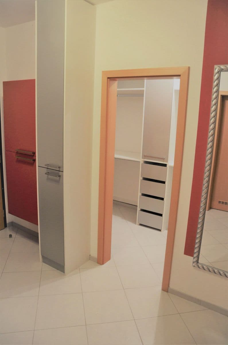 Prenájom bytu 2-izbový 63 m², U Uranie, Praha, Praha Prenájom bytu 2-izbový 63 m², U Uranie, Praha, Praha