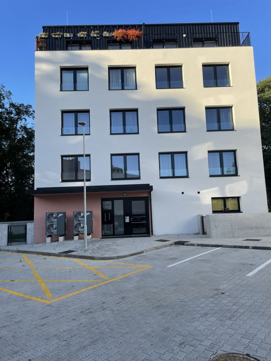 Predaj bytu 3-izbový 83 m², Na Pile, Zásmuky, Středočeský kraj Predaj bytu 3-izbový 83 m², Na Pile, Zásmuky, Středočeský kraj