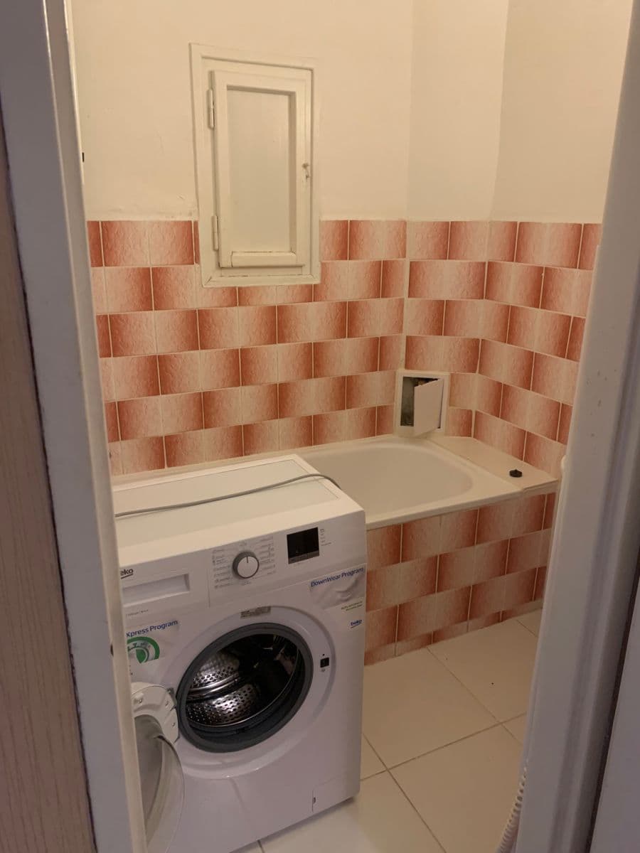 Prenájom bytu 1-izbový 50 m², Rooseveltova, Praha, Praha Prenájom bytu 1-izbový 50 m², Rooseveltova, Praha, Praha