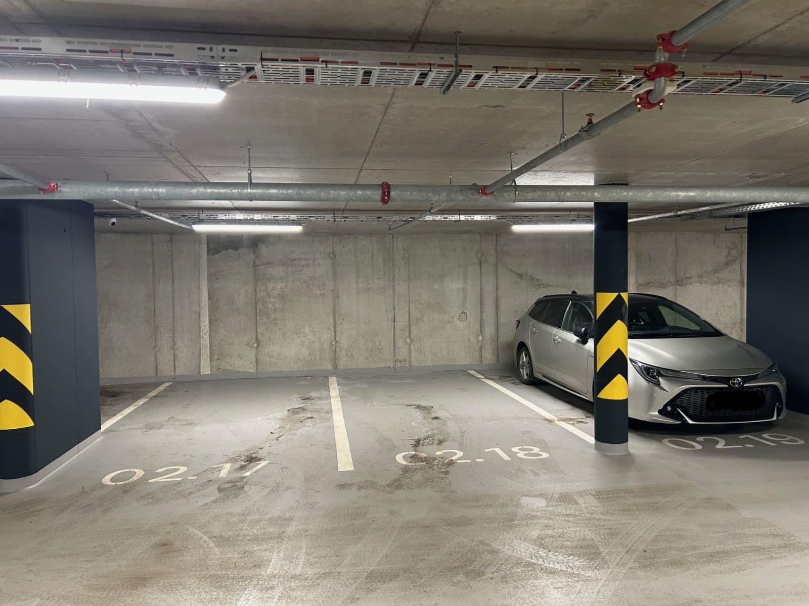 Prenájom garáže 13 m², Hartigova, Praha, Praha Prenájom garáže 13 m², Hartigova, Praha, Praha